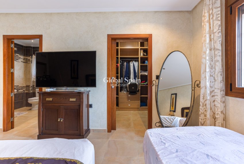 Wiederverkauf - Villa -
LOS MONTESINOS - La Herrada