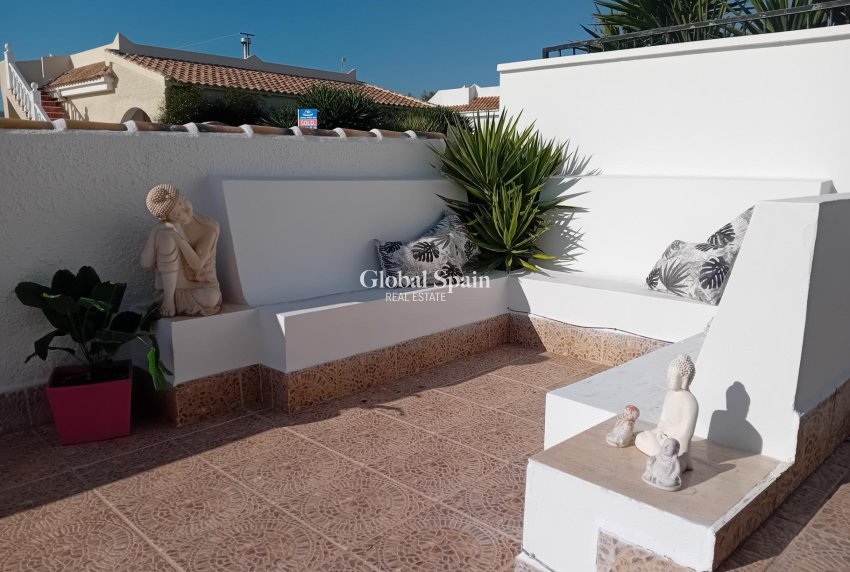 Wiederverkauf - VILLA -
MAZARRÓN - Camposol