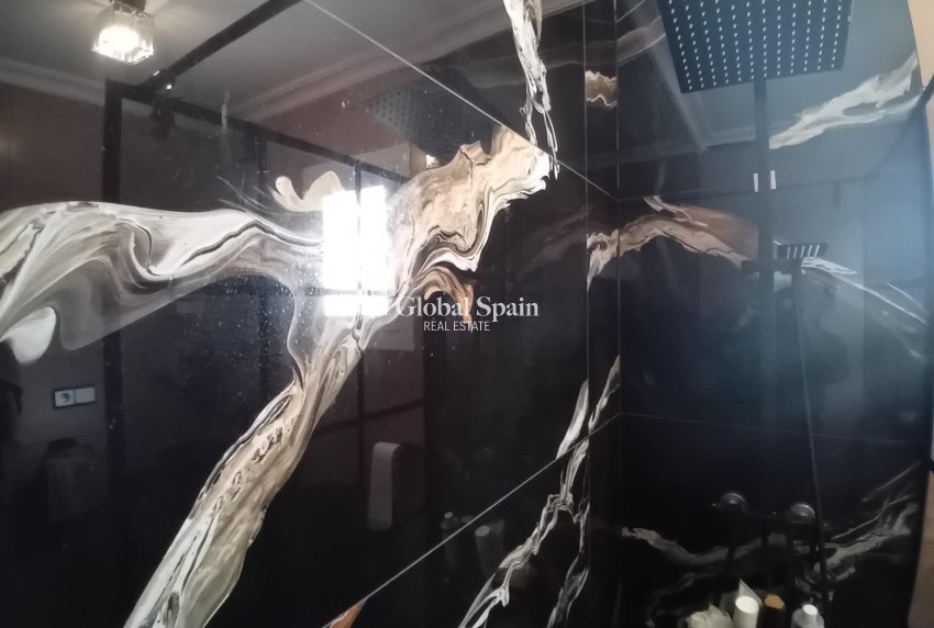 Wiederverkauf - VILLA -
MAZARRÓN - Camposol