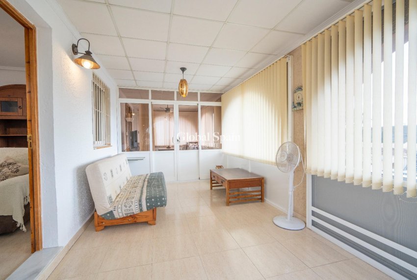 Wiederverkauf - VILLA -
MAZARRÓN - Camposol