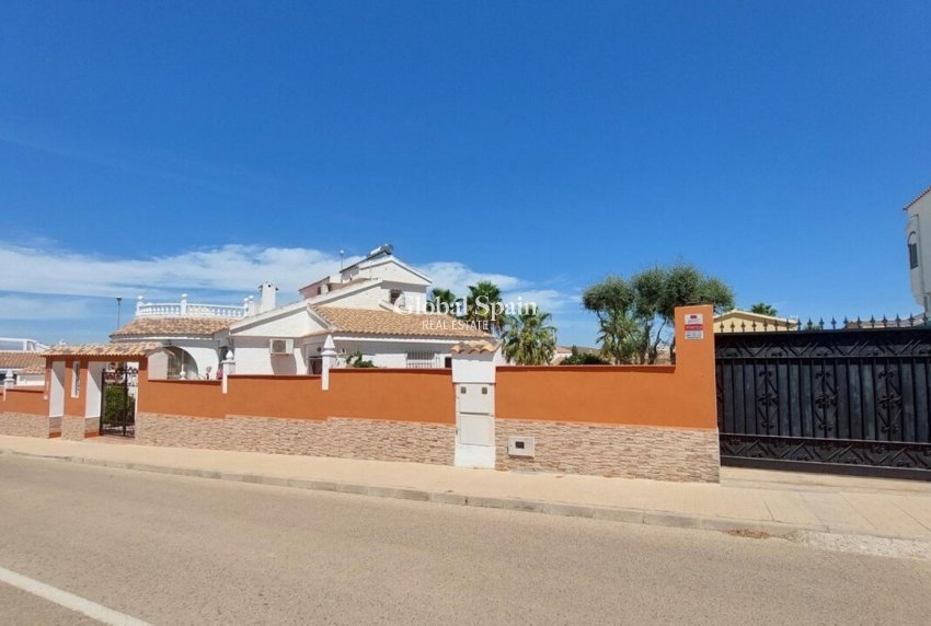 Wiederverkauf - VILLA -
MAZARRÓN - Costa Calida