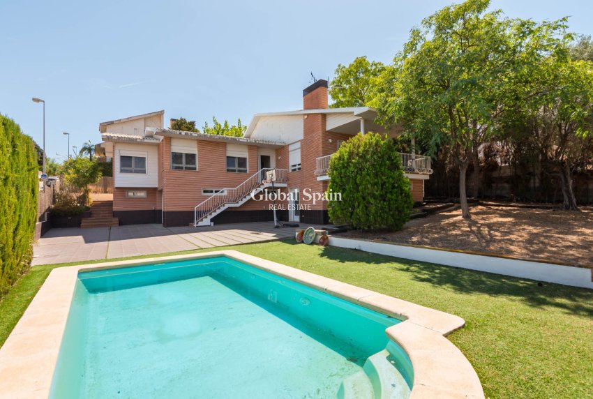 Wiederverkauf - VILLA -
MOLINA DEL SEGURA