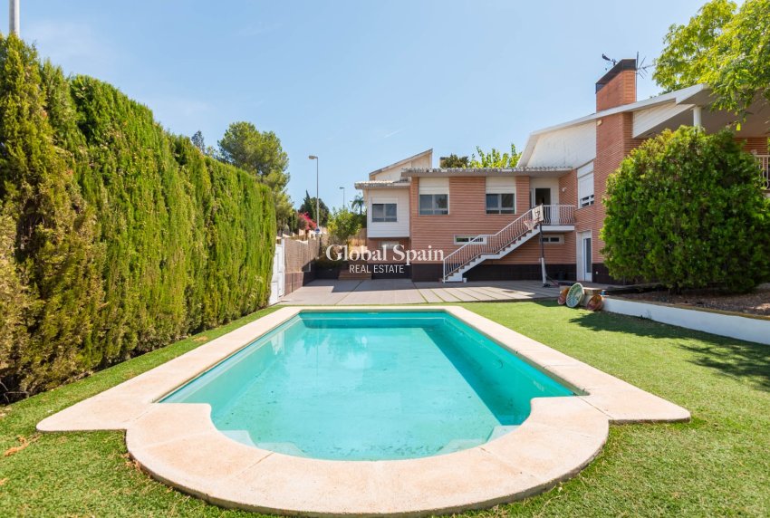 Wiederverkauf - VILLA -
MOLINA DEL SEGURA