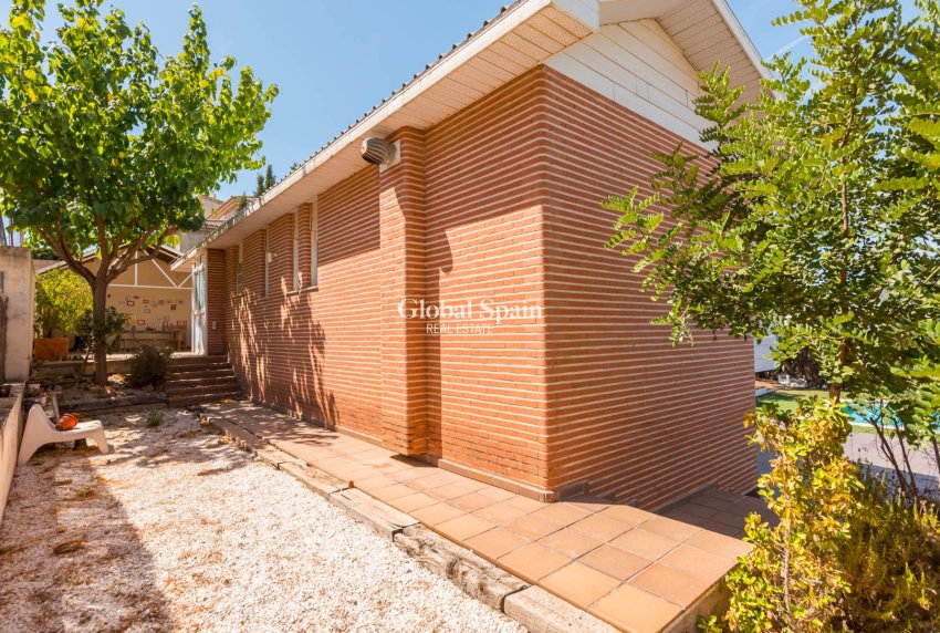 Wiederverkauf - VILLA -
MOLINA DEL SEGURA