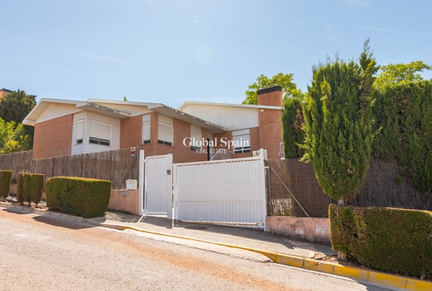 Wiederverkauf - VILLA -
MOLINA DEL SEGURA