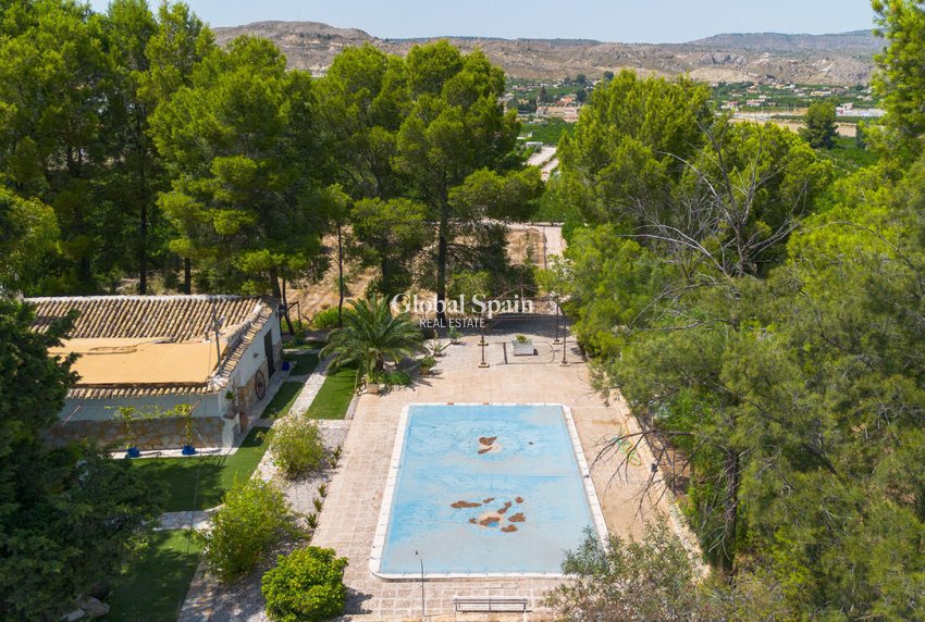 Wiederverkauf - VILLA -
MULA - Mula