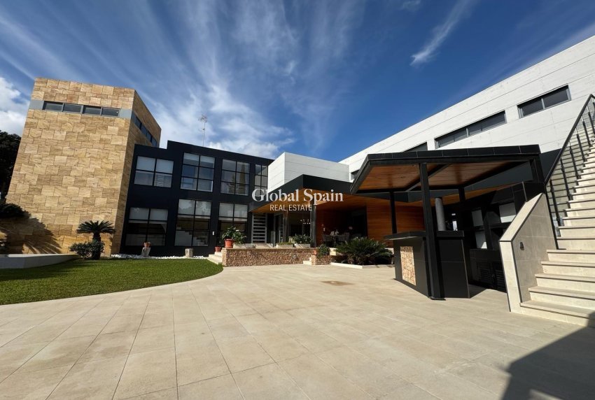 Wiederverkauf - VILLA -
ORIHUELA COSTA - Altos de campoamor