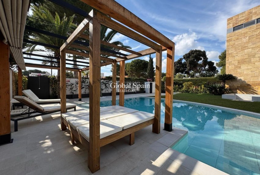Wiederverkauf - VILLA -
ORIHUELA COSTA - Altos de campoamor