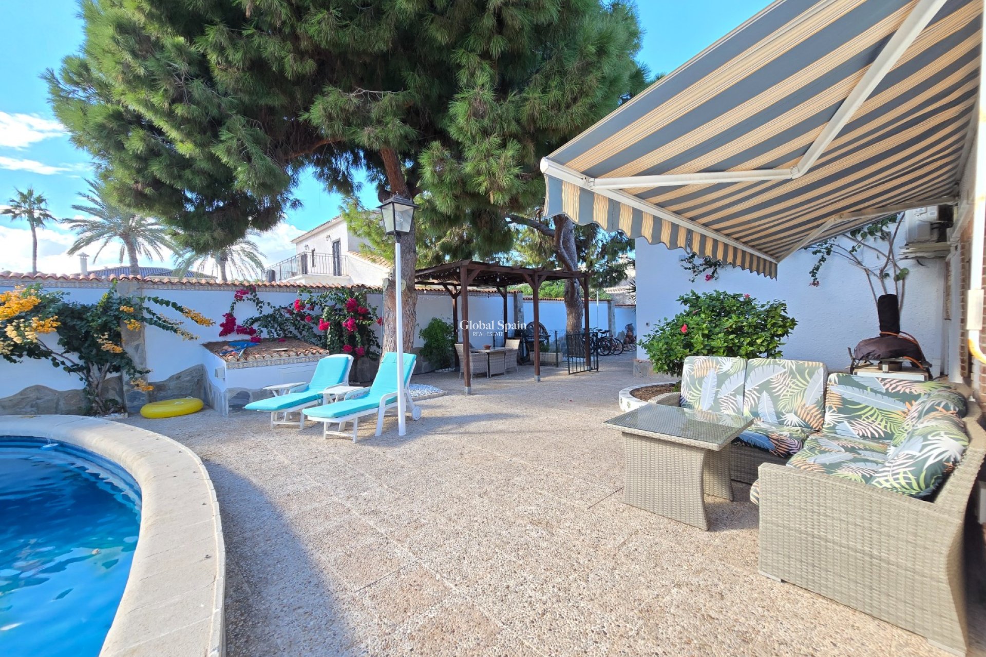 Wiederverkauf - Villa -
ORIHUELA COSTA - CABO ROIG