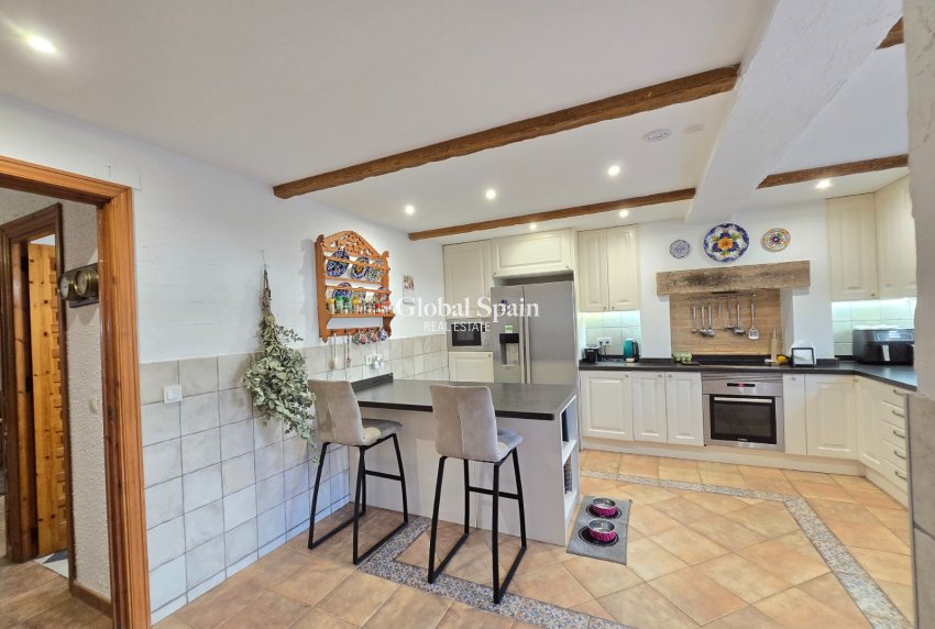 Wiederverkauf - Villa -
ORIHUELA COSTA - CABO ROIG