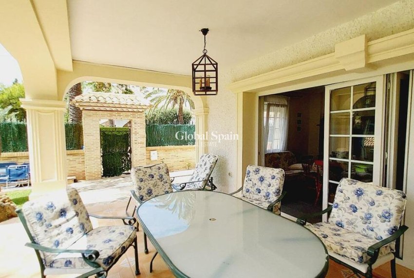 Wiederverkauf - VILLA -
ORIHUELA COSTA - CABO ROIG