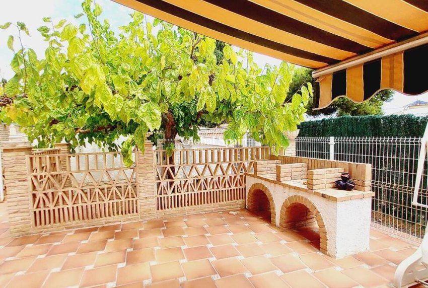 Wiederverkauf - VILLA -
ORIHUELA COSTA - CABO ROIG