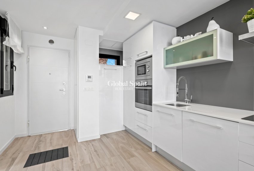 Wiederverkauf - VILLA -
ORIHUELA COSTA - CABO ROIG