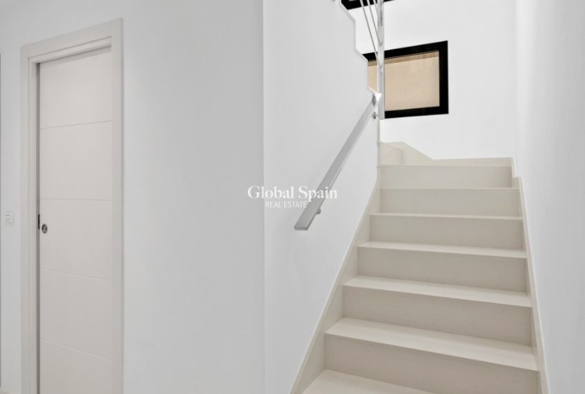 Wiederverkauf - VILLA -
ORIHUELA COSTA - CABO ROIG