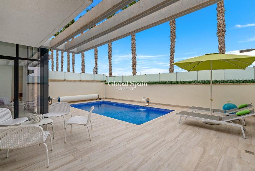 Wiederverkauf - VILLA -
ORIHUELA COSTA - CABO ROIG