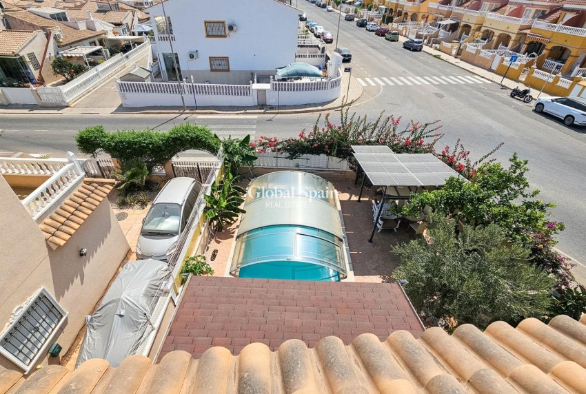 Wiederverkauf - VILLA -
ORIHUELA COSTA - CABO ROIG