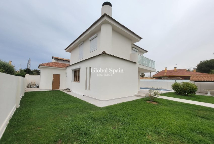 Wiederverkauf - VILLA -
ORIHUELA COSTA - CABO ROIG