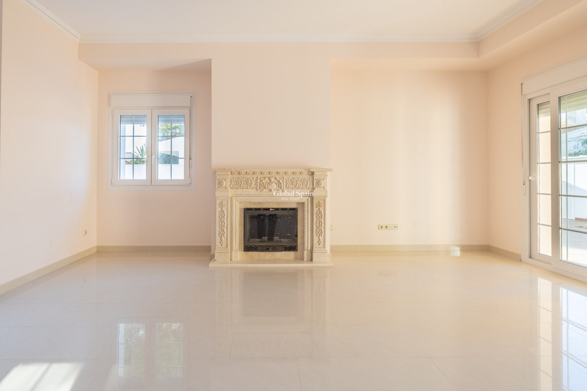 Wiederverkauf - Villa -
ORIHUELA COSTA - CABO ROIG