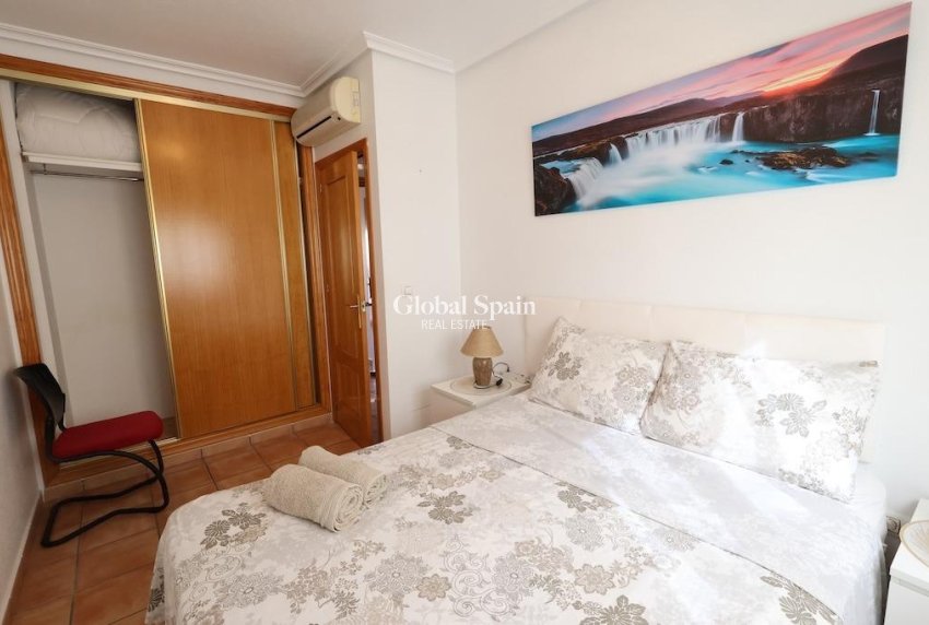 Wiederverkauf - Villa -
ORIHUELA COSTA - CABO ROIG