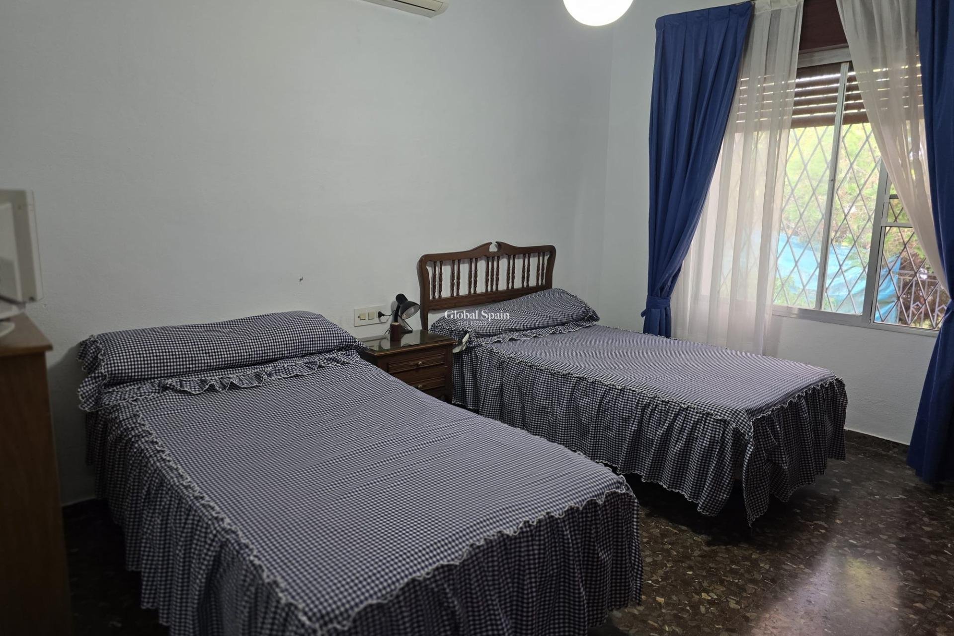 Wiederverkauf - VILLA -
ORIHUELA COSTA - CAMPOAMOR