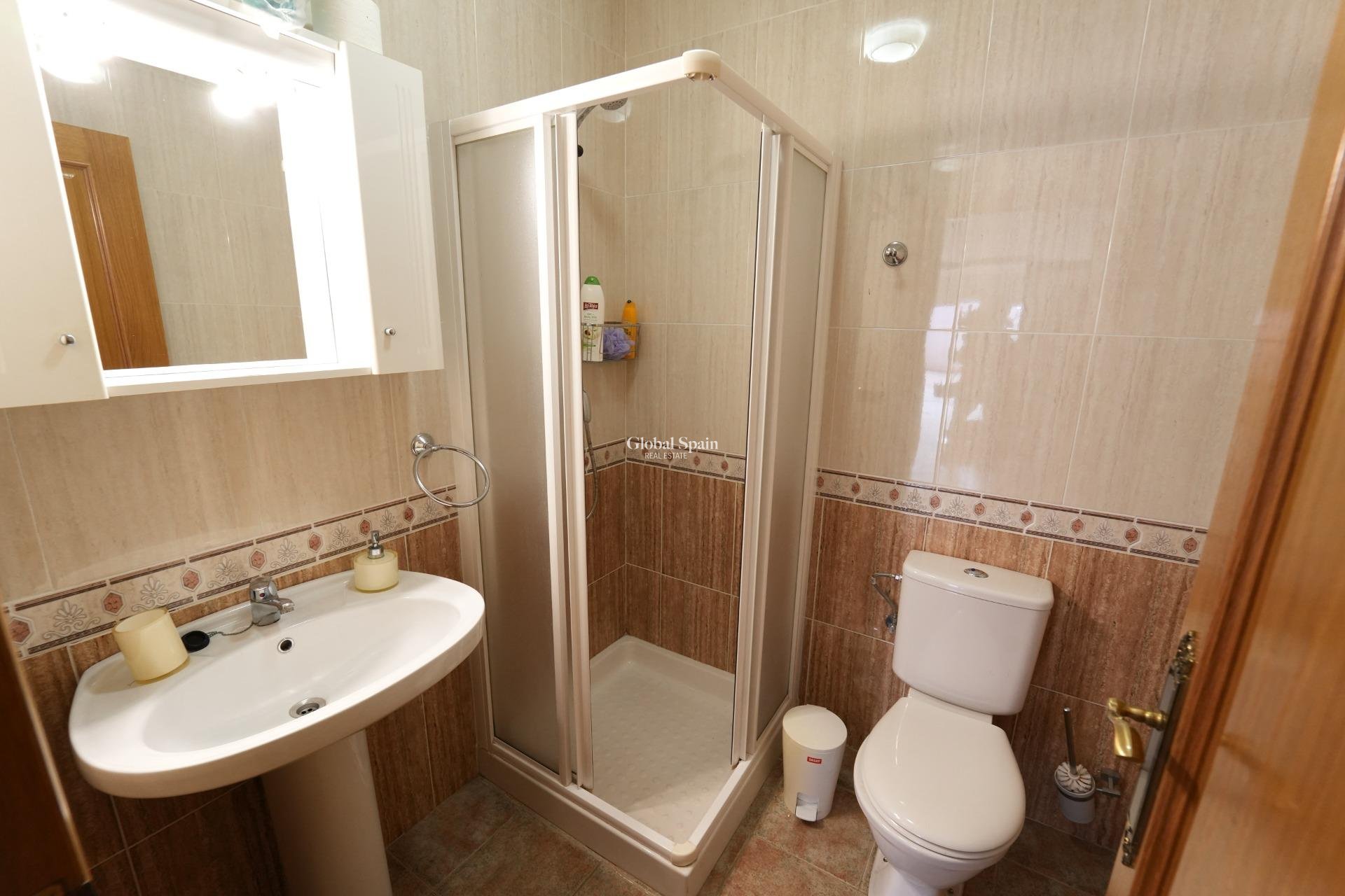 Wiederverkauf - VILLA -
ORIHUELA COSTA - CAMPOAMOR