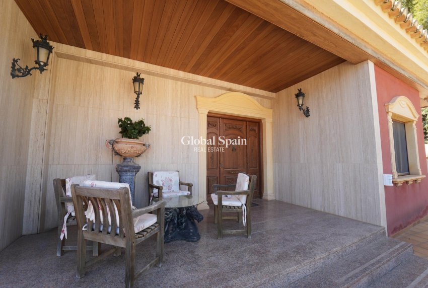 Wiederverkauf - VILLA -
ORIHUELA COSTA - CAMPOAMOR