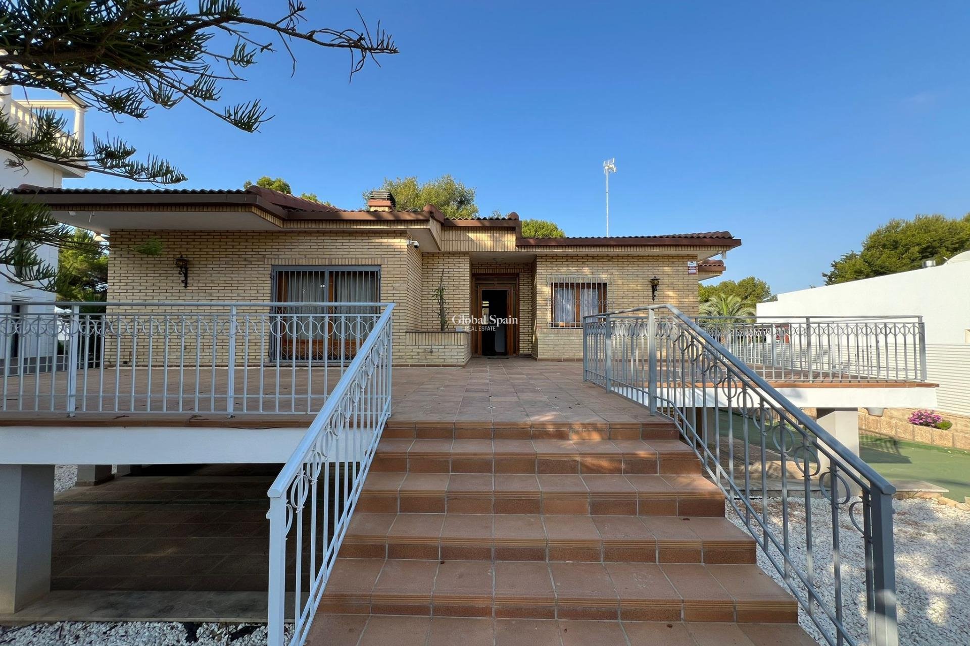 Wiederverkauf - VILLA -
ORIHUELA COSTA - CAMPOAMOR