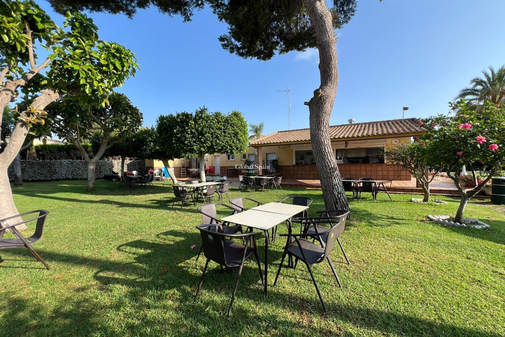 Wiederverkauf - VILLA -
ORIHUELA COSTA - CAMPOAMOR