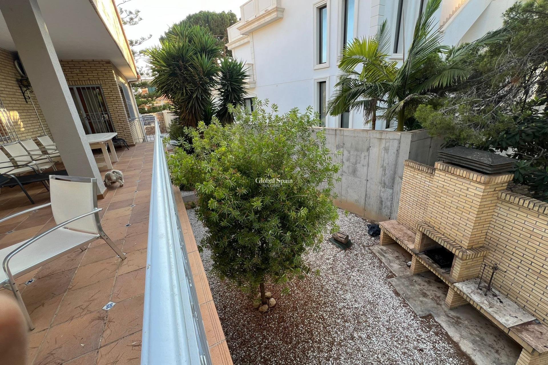 Wiederverkauf - VILLA -
ORIHUELA COSTA - CAMPOAMOR