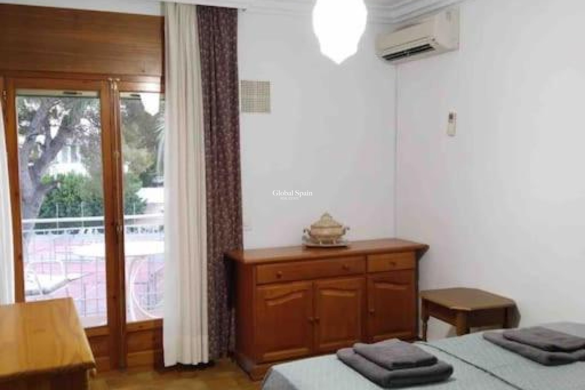 Wiederverkauf - VILLA -
ORIHUELA COSTA - CAMPOAMOR