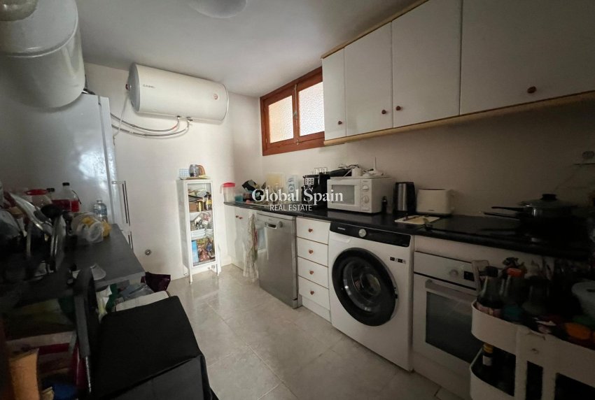 Wiederverkauf - VILLA -
ORIHUELA COSTA - CAMPOAMOR