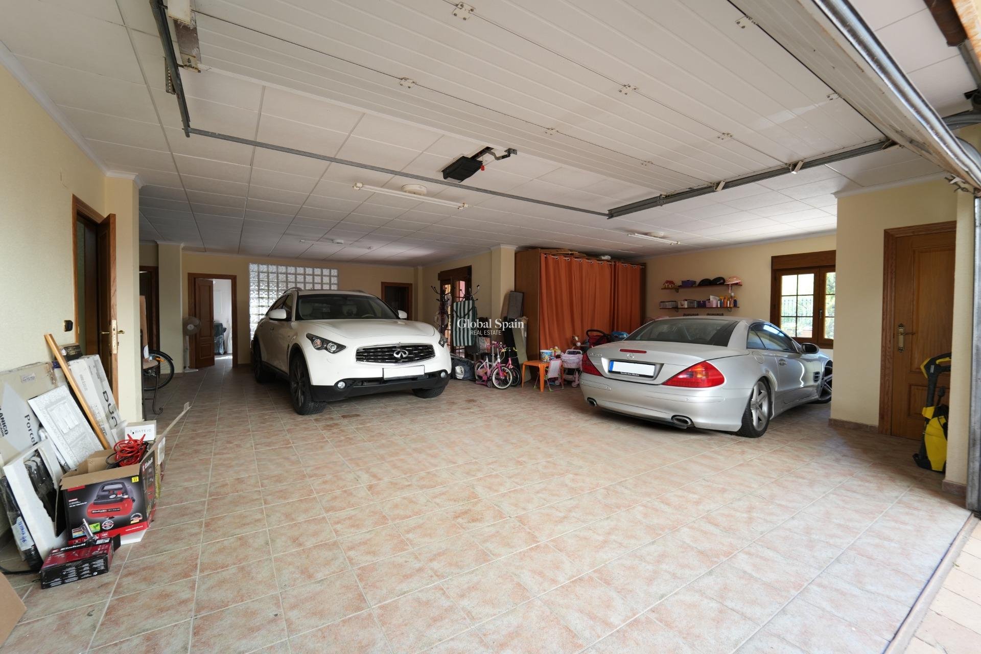 Wiederverkauf - VILLA -
ORIHUELA COSTA - CAMPOAMOR