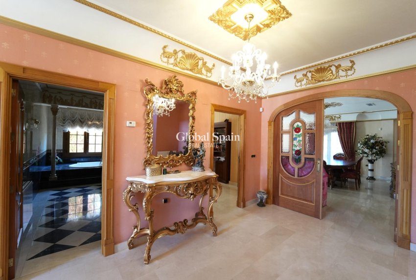 Wiederverkauf - VILLA -
ORIHUELA COSTA - CAMPOAMOR