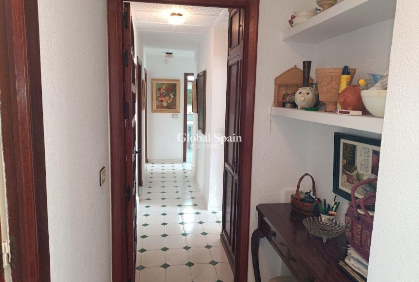 Wiederverkauf - VILLA -
ORIHUELA COSTA - CAMPOAMOR