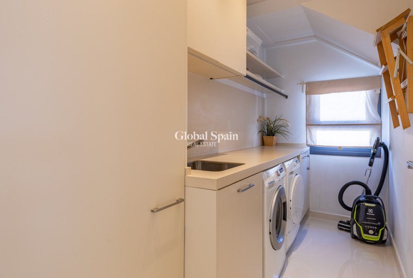 Wiederverkauf - Villa -
ORIHUELA COSTA - CAMPOAMOR