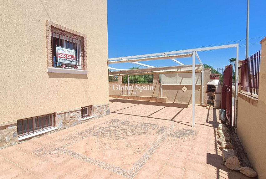 Wiederverkauf - VILLA -
ORIHUELA COSTA - Castillo de Don Juan