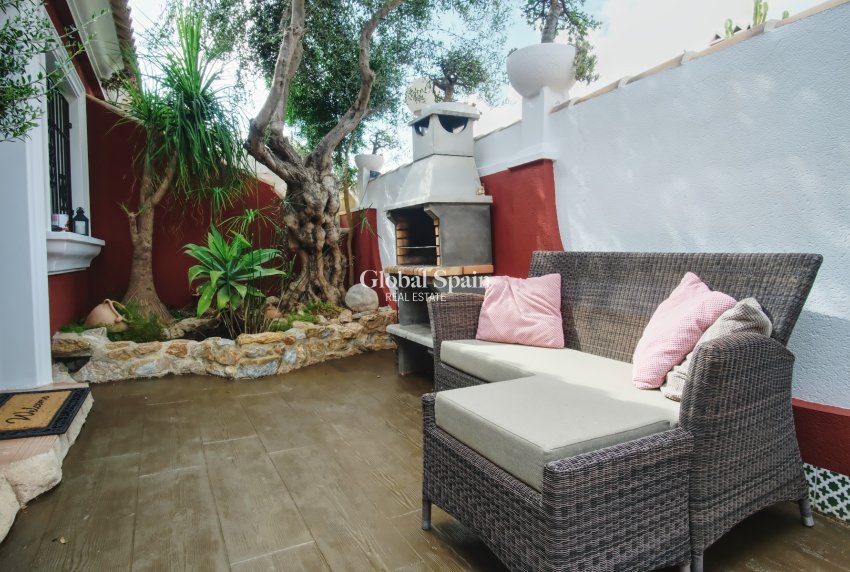 Wiederverkauf - VILLA -
ORIHUELA COSTA - Costa Blanca South