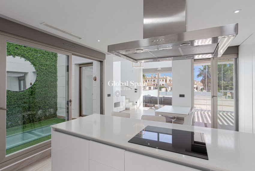 Wiederverkauf - VILLA -
ORIHUELA COSTA - Costa Blanca