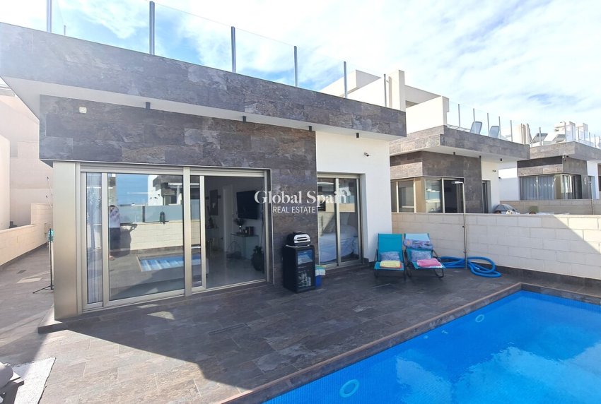 Wiederverkauf - VILLA -
ORIHUELA COSTA - Costa Blanca
