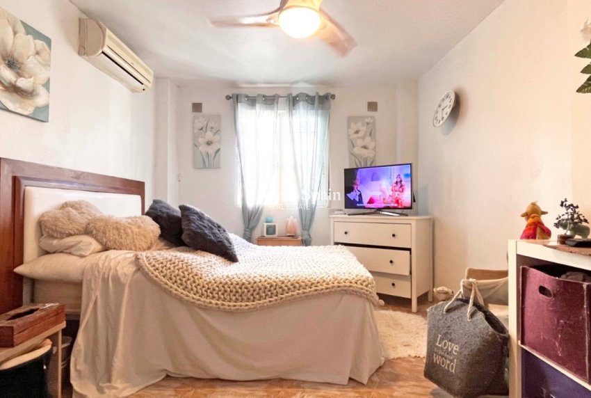 Wiederverkauf - VILLA -
ORIHUELA COSTA - Costa Blanca