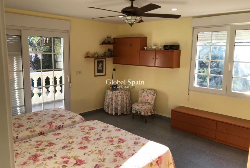 Wiederverkauf - VILLA -
ORIHUELA COSTA - Costa Blanca