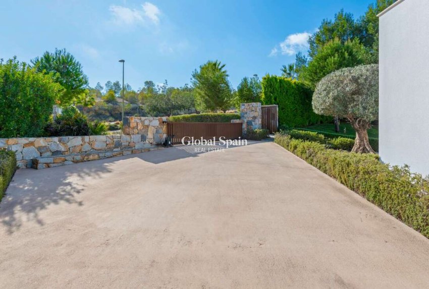 Wiederverkauf - VILLA -
ORIHUELA COSTA - Costa Blanca