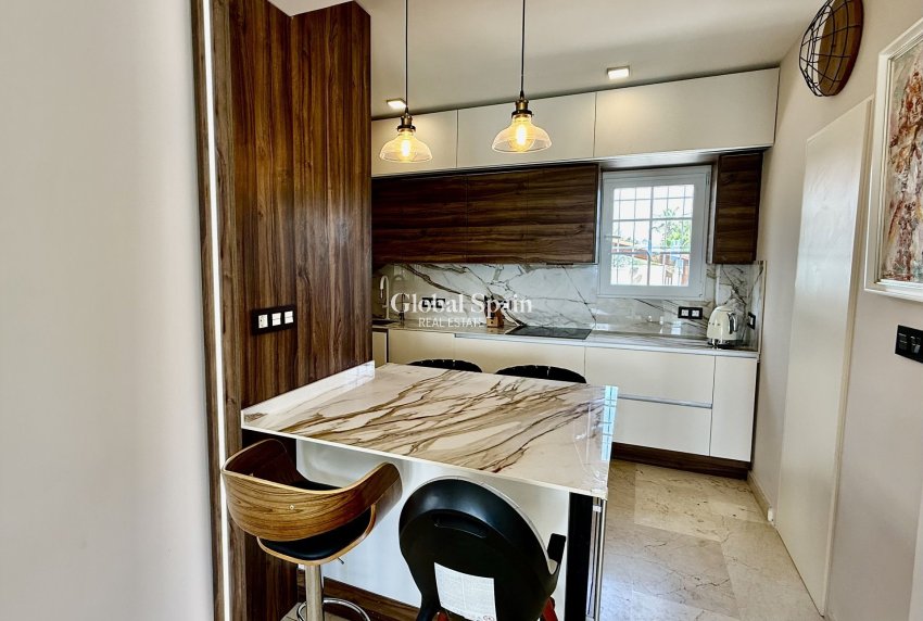 Wiederverkauf - VILLA -
ORIHUELA COSTA - Costa Blanca