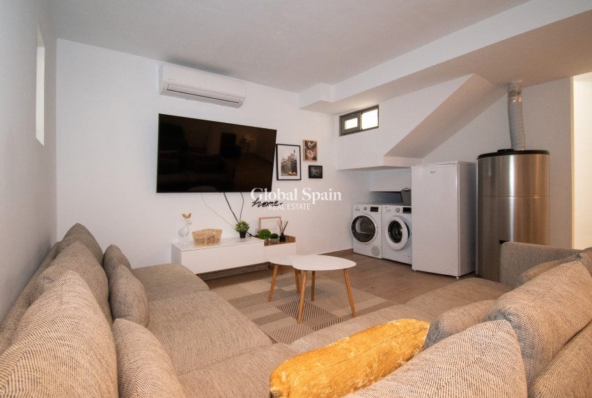 Wiederverkauf - VILLA -
ORIHUELA COSTA - Costa Blanca