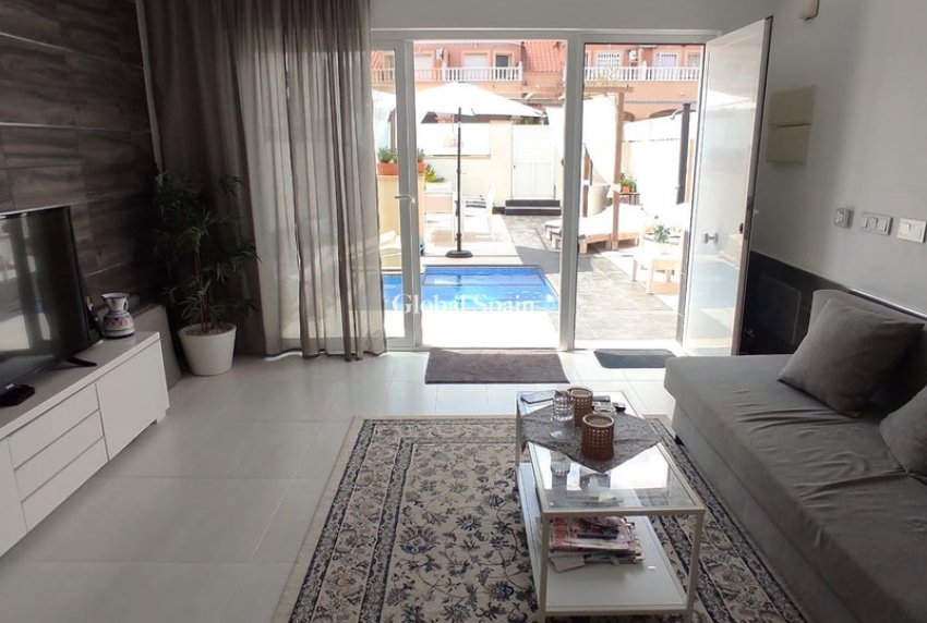 Wiederverkauf - VILLA -
ORIHUELA COSTA - Costa Blanca