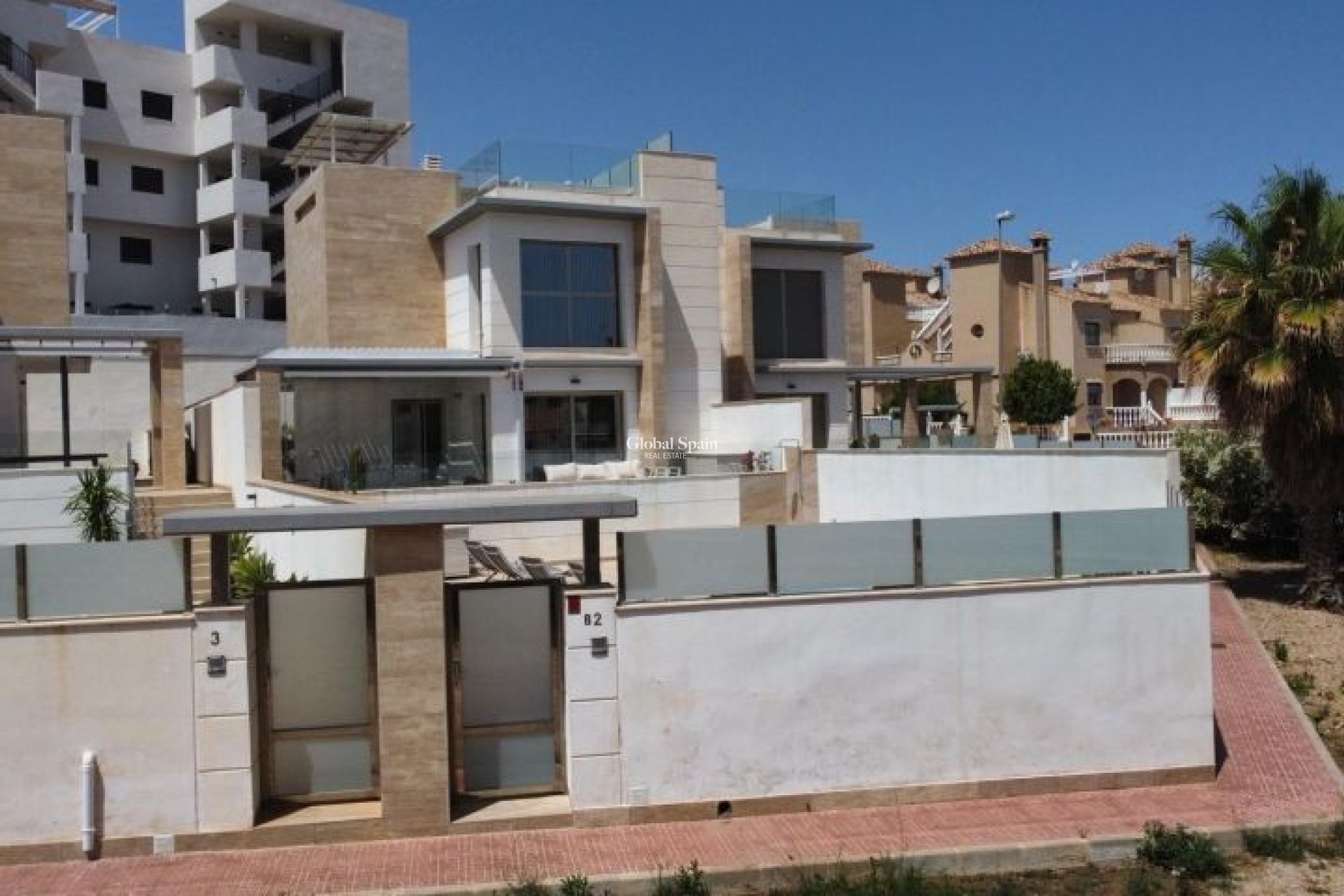 Wiederverkauf - VILLA -
ORIHUELA COSTA - Costa Blanca