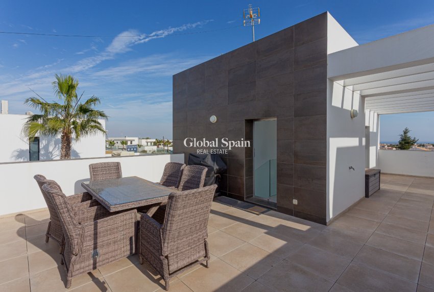 Wiederverkauf - VILLA -
ORIHUELA COSTA - Costa Blanca