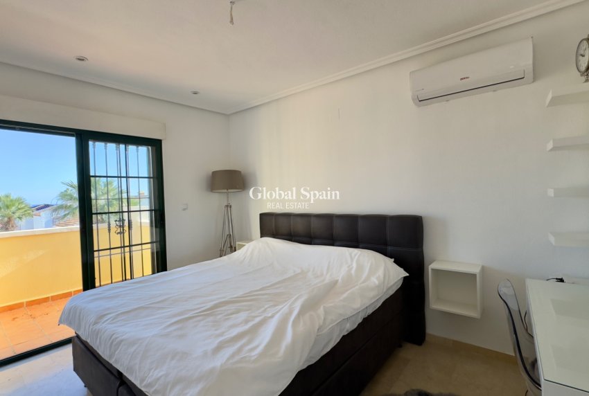 Wiederverkauf - VILLA -
ORIHUELA COSTA - Costa Blanca