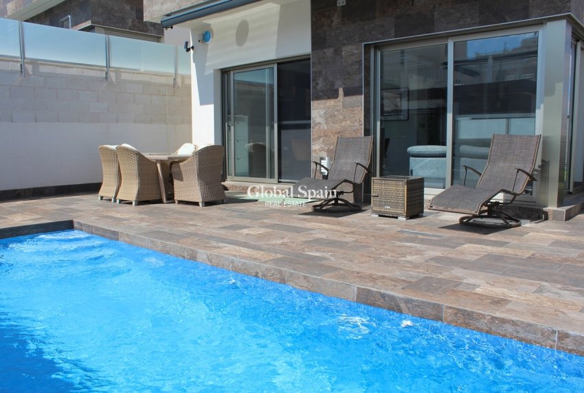 Wiederverkauf - VILLA -
ORIHUELA COSTA - Costa Blanca