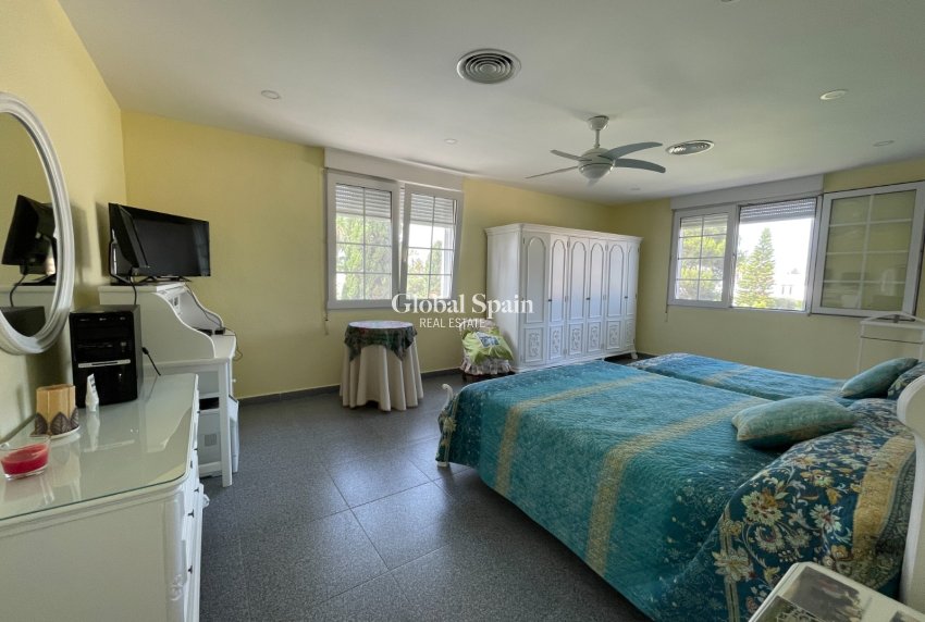 Wiederverkauf - VILLA -
ORIHUELA COSTA - Costa Blanca